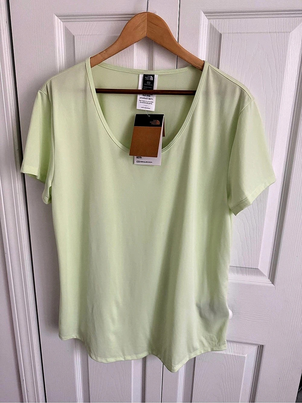 The North Face Women's Up With The Sun Short-Sleeve Shirt Green Large